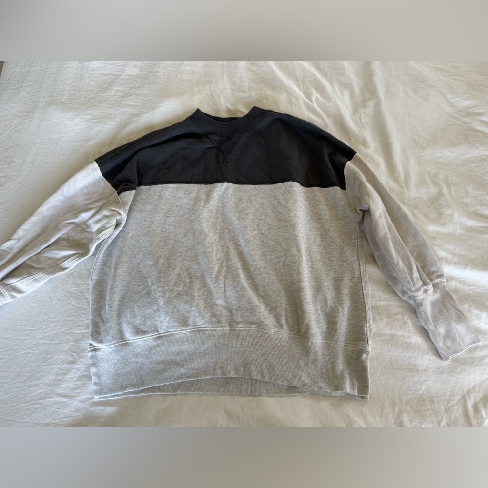 Abercrombie & Fitch Soft AF Color-block Crew Sweatshirt in Gray